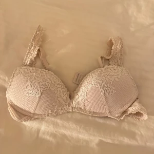 Intimissimi bh  - Jättefin o populär Intimissimi bh i beige/ljusrosa💞 Storlek 75B