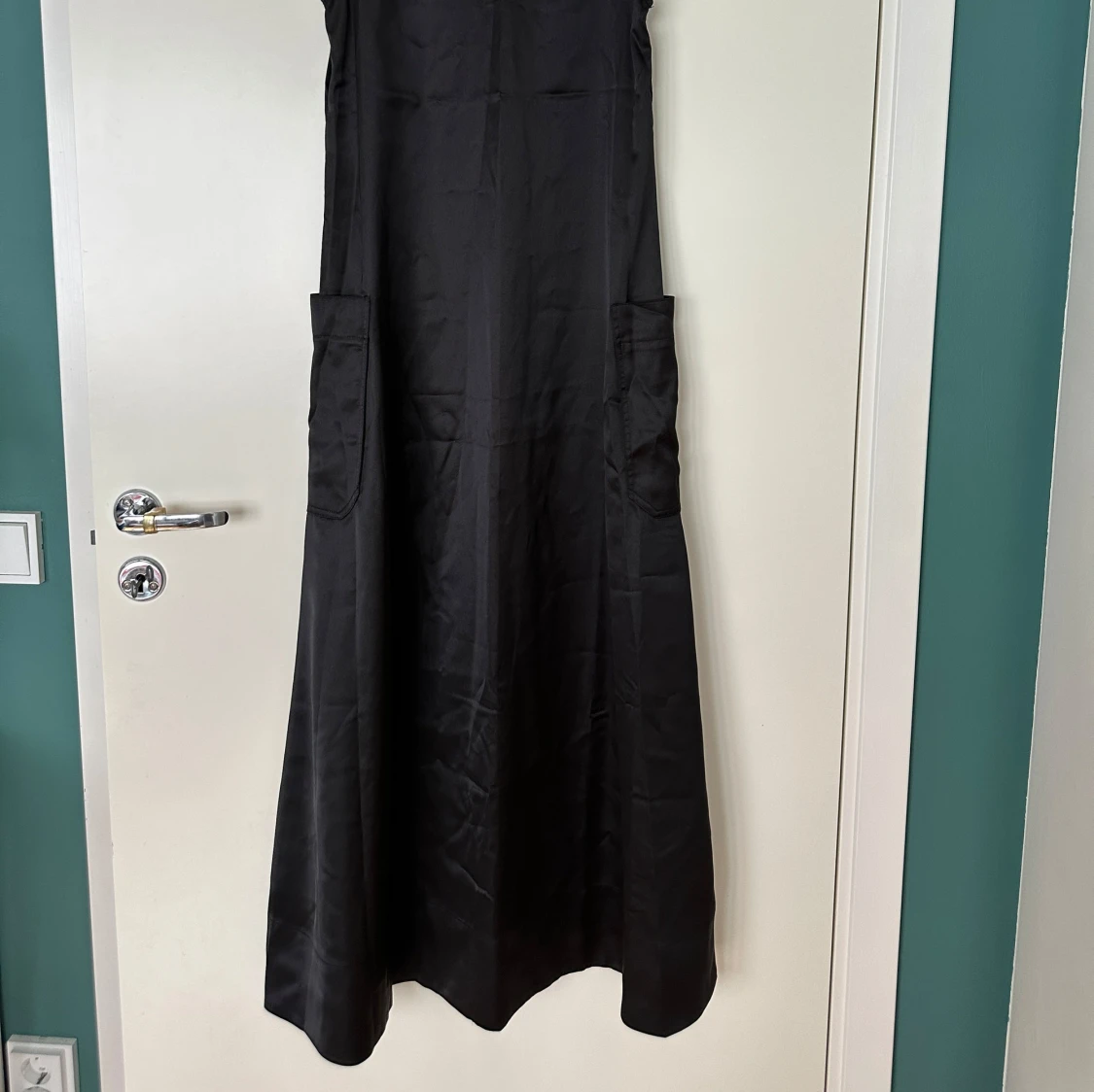 Svart långklänning från Totême - 2