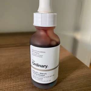 The Ordinary AHA 30% + BHA 2% Peeling Solution - En röd exfolierande ansiktslösning från The Ordinary med AHA 30% och BHA 2%. Endast testad. 