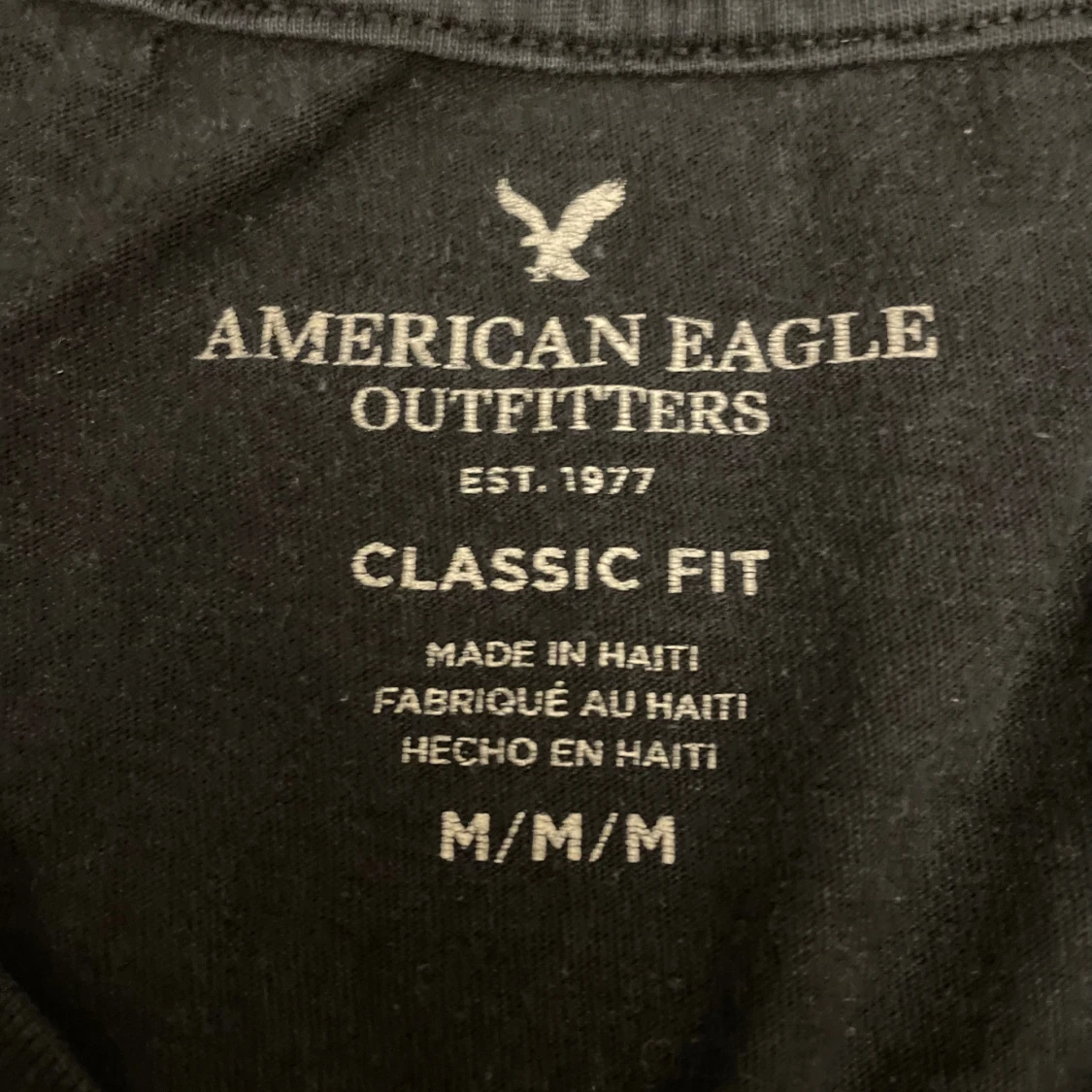 Svart t-shirt från American Eagle - 1