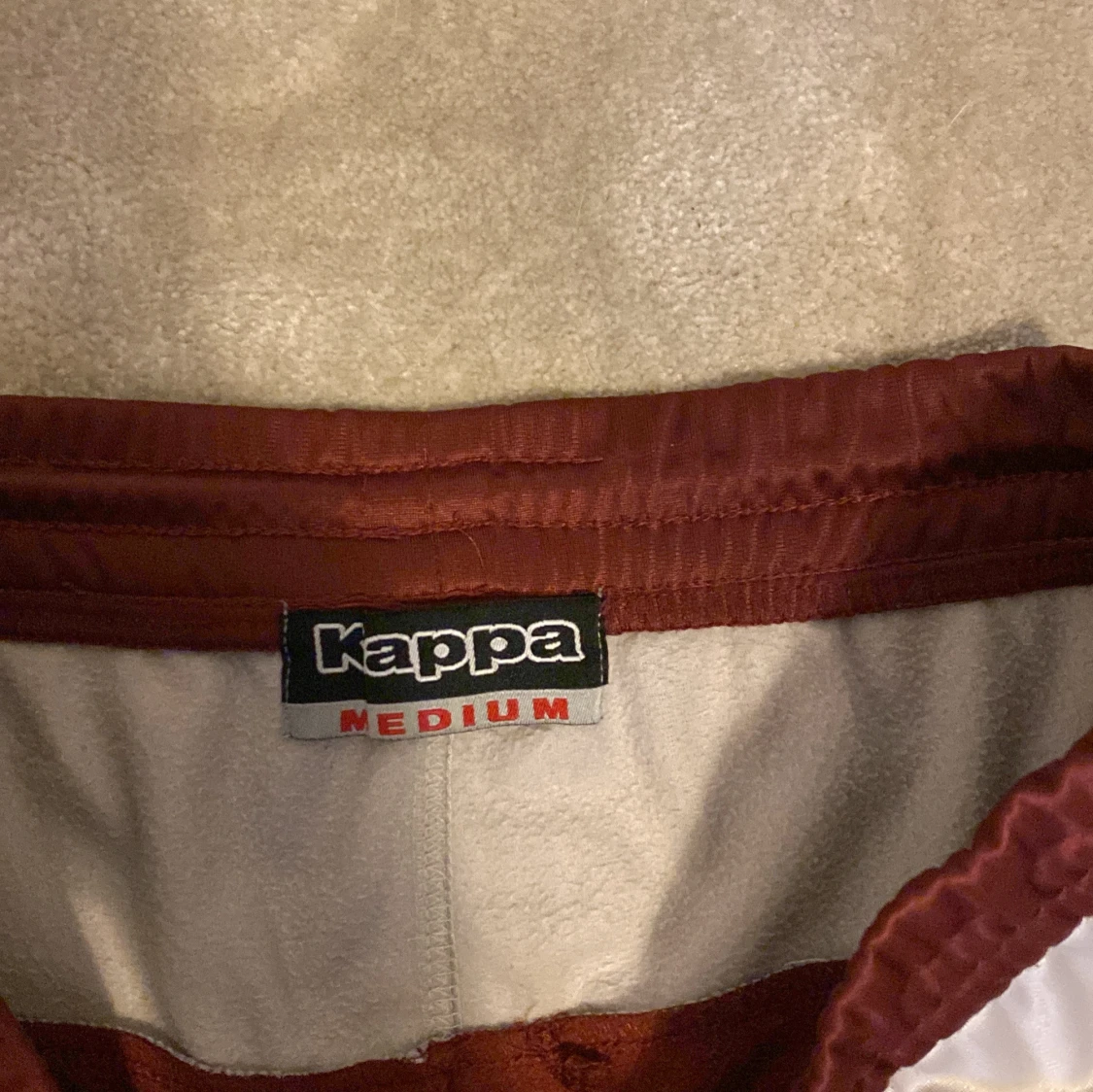 Grå och Röda mjukisbyxor från Kappa - 3