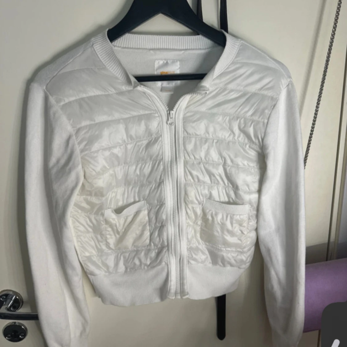 Vit cardigan jacka med dragkedja