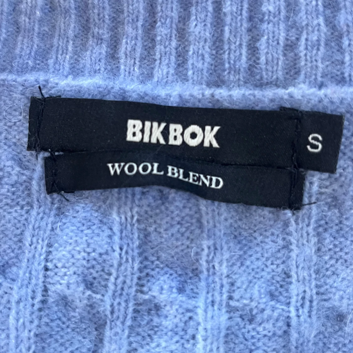 Ljusblå stickad linnetopp från Bik Bok - 4