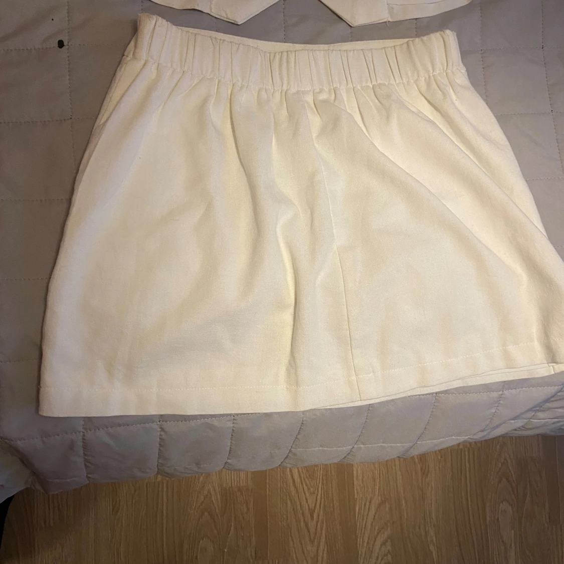 Sett omlottväst i linne-look & kjol - 2