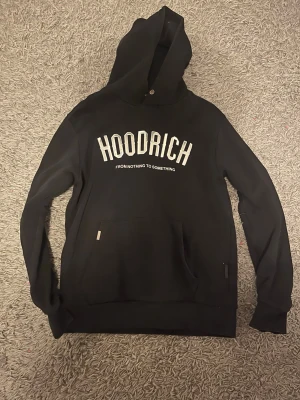 Hoodrich hoodie - Fin Hoodrich hoodie som går och bära dagligen. Mycket bra skick.