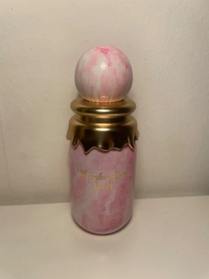 Paris Corner Marshmallow Blush - 100 ml parfym. Helt oanvänd