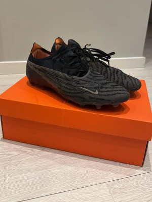 Nike Phantom Gx elite fotbollsskor svart - Nike Phantom Gx elite fotbollsskor. Storlek 44. Pris kan diskuteras vid snabb affär 