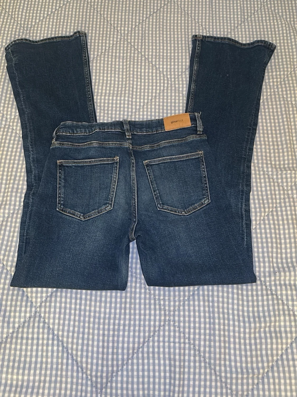 Blå bootcut jeans från Gina Tricot - 1