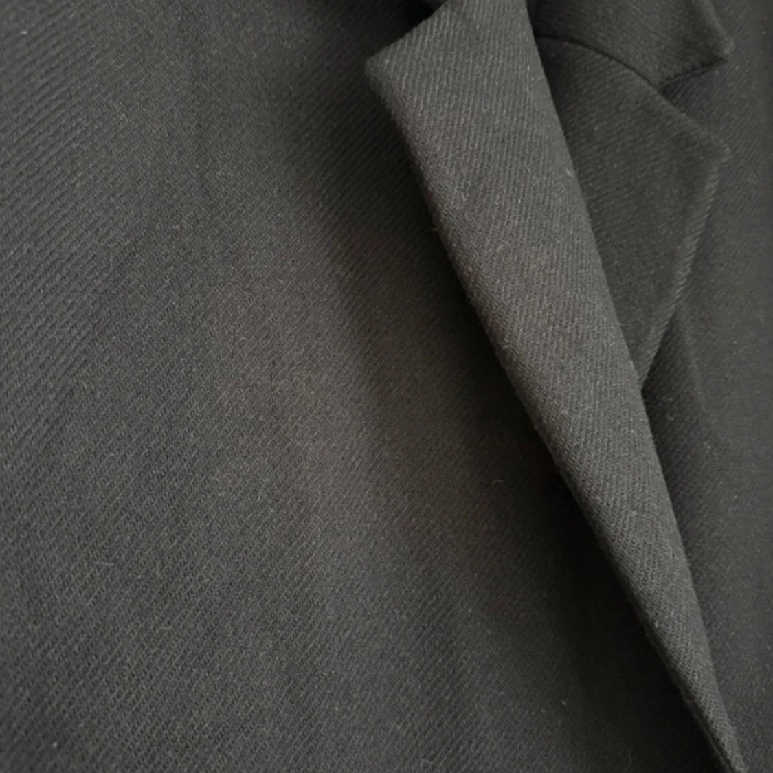 Svart ullkappa från Mango - 3