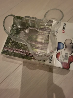 Alvar Aalto skål - Säljer en Iittala Alvar Aalto skål i glas. Helt ny.