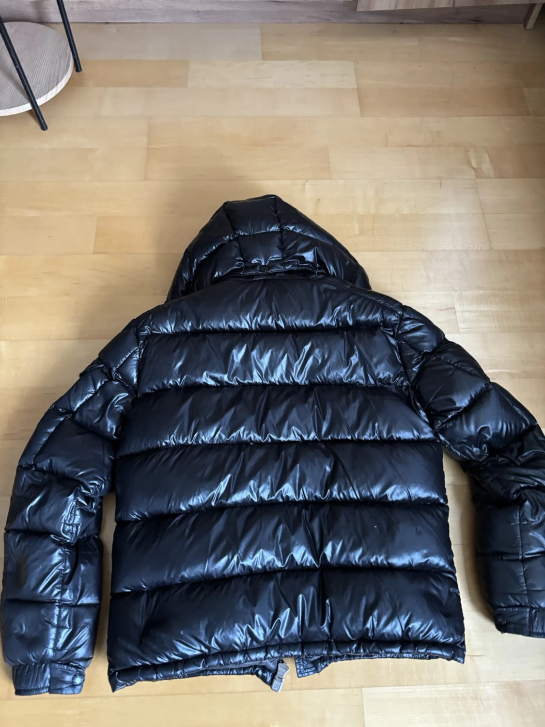 Svart Moncler pufferjacka med huva - 5