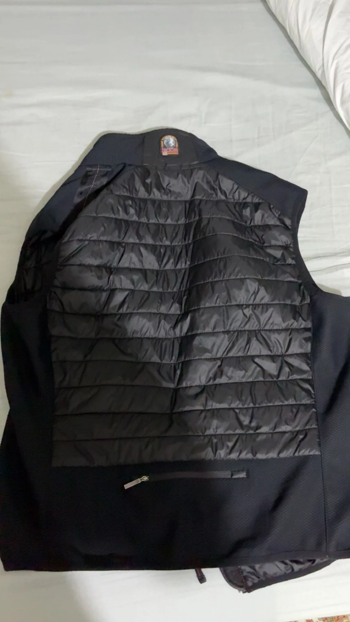 Svart dunväst från Parajumpers  - 1