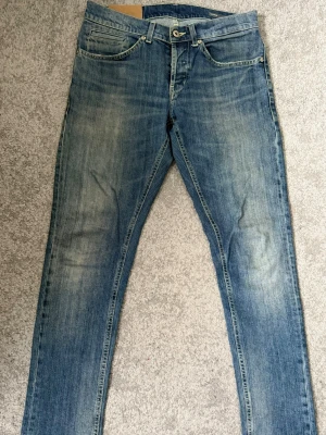 Dondup George  - Hej, säljer nu ett par riktigt snygga Dondup Jeans i modellen George. | Väldigt fint skick och en riktigt snygg tvätt. | Hör av er vid frågor!🌟
