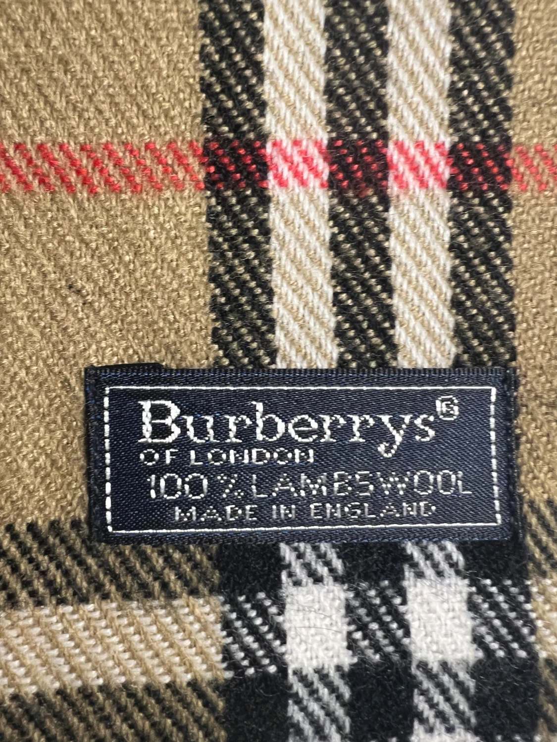 Klassiskt halsduk från Burberry - 1