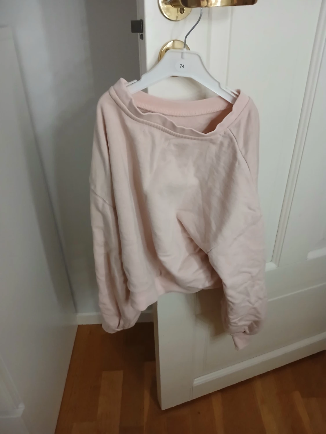 Ljusrosa sweatshirt från XOXO Friends - 1