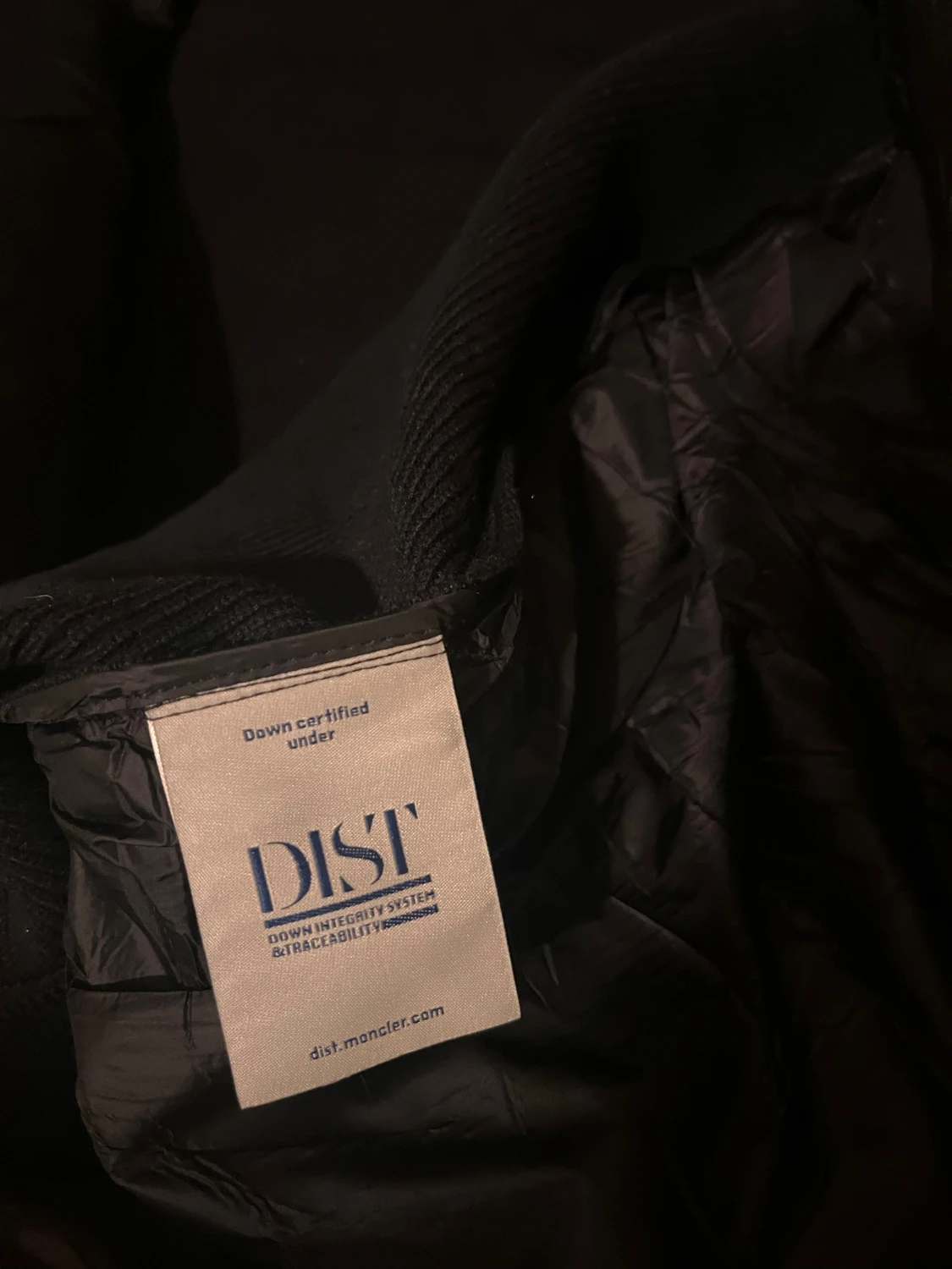Svart Moncler pufferjacka med huva - 5