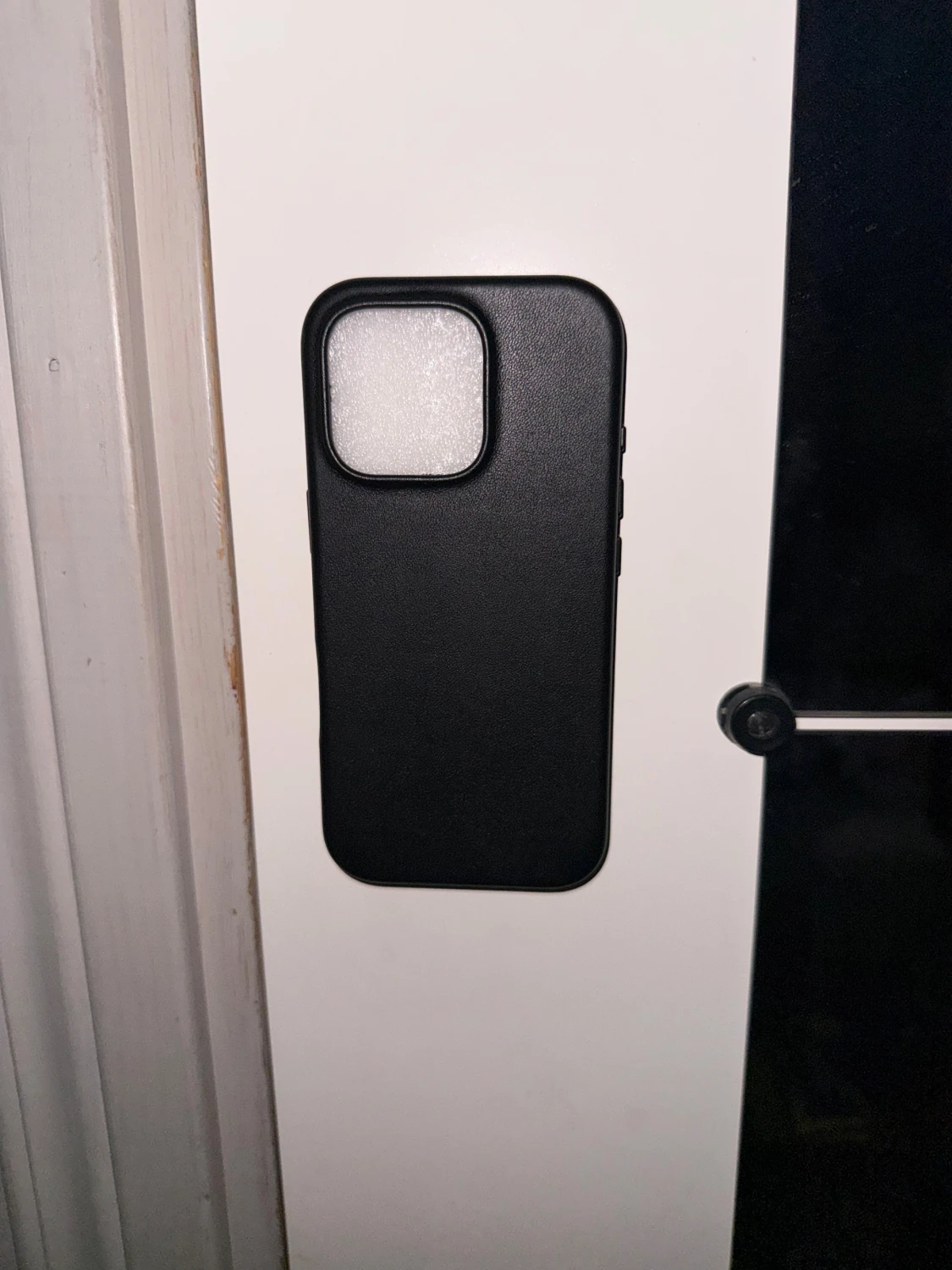 mobilskal till iphone 16 pro