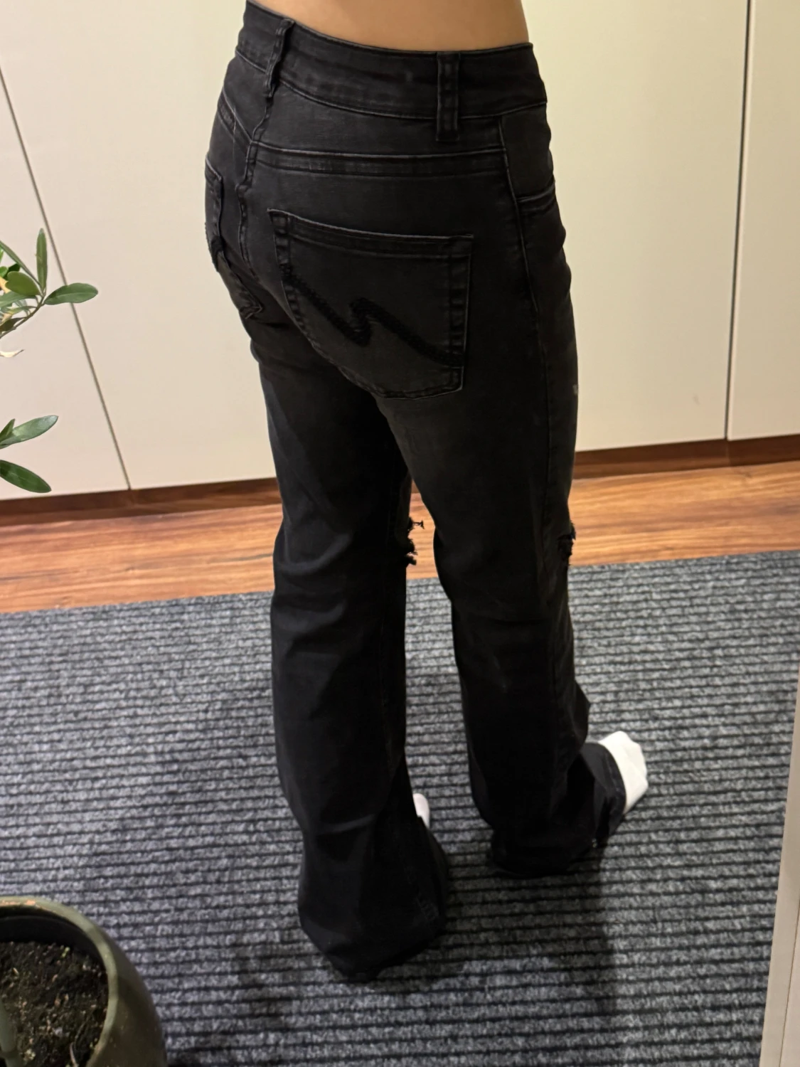 Svarta Nelly jeans - 1