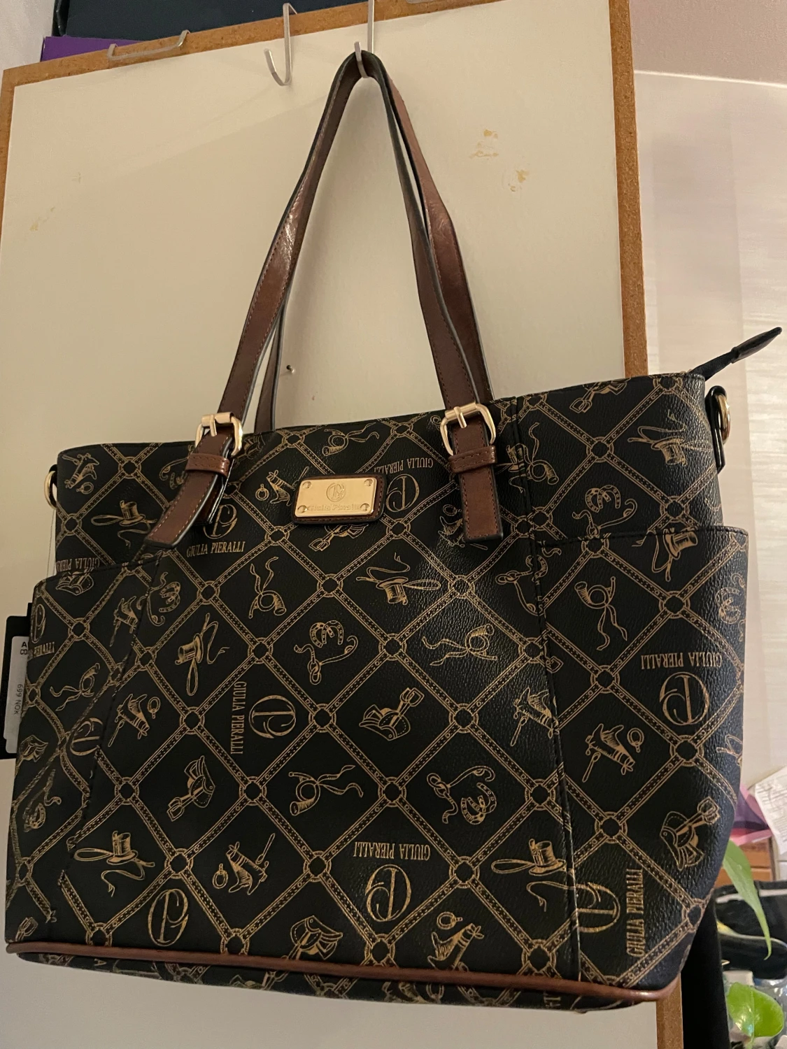 Svart handväska från Giulia Pieralli