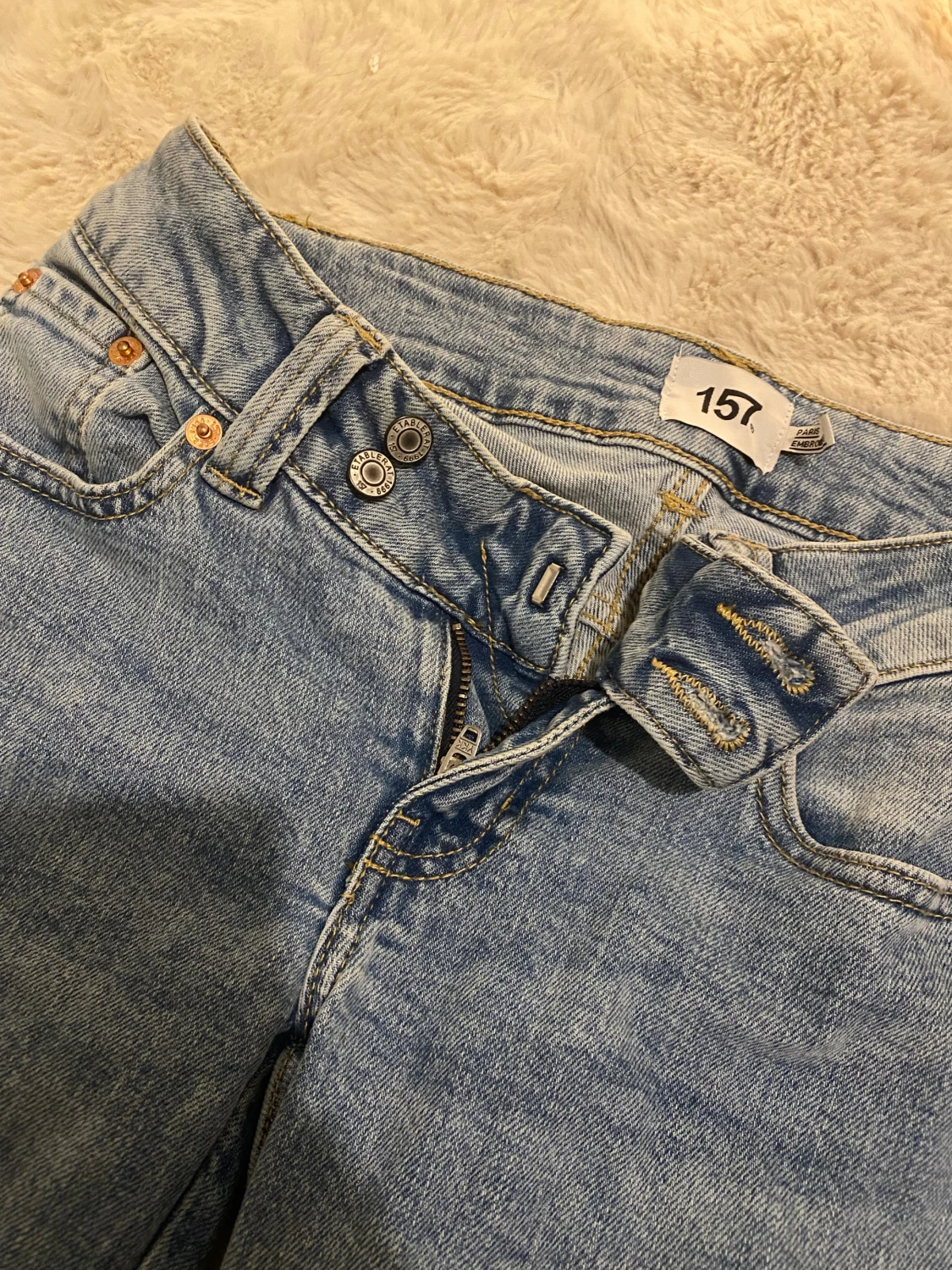 Bootcut jeans med broderi från Lager157 - 2