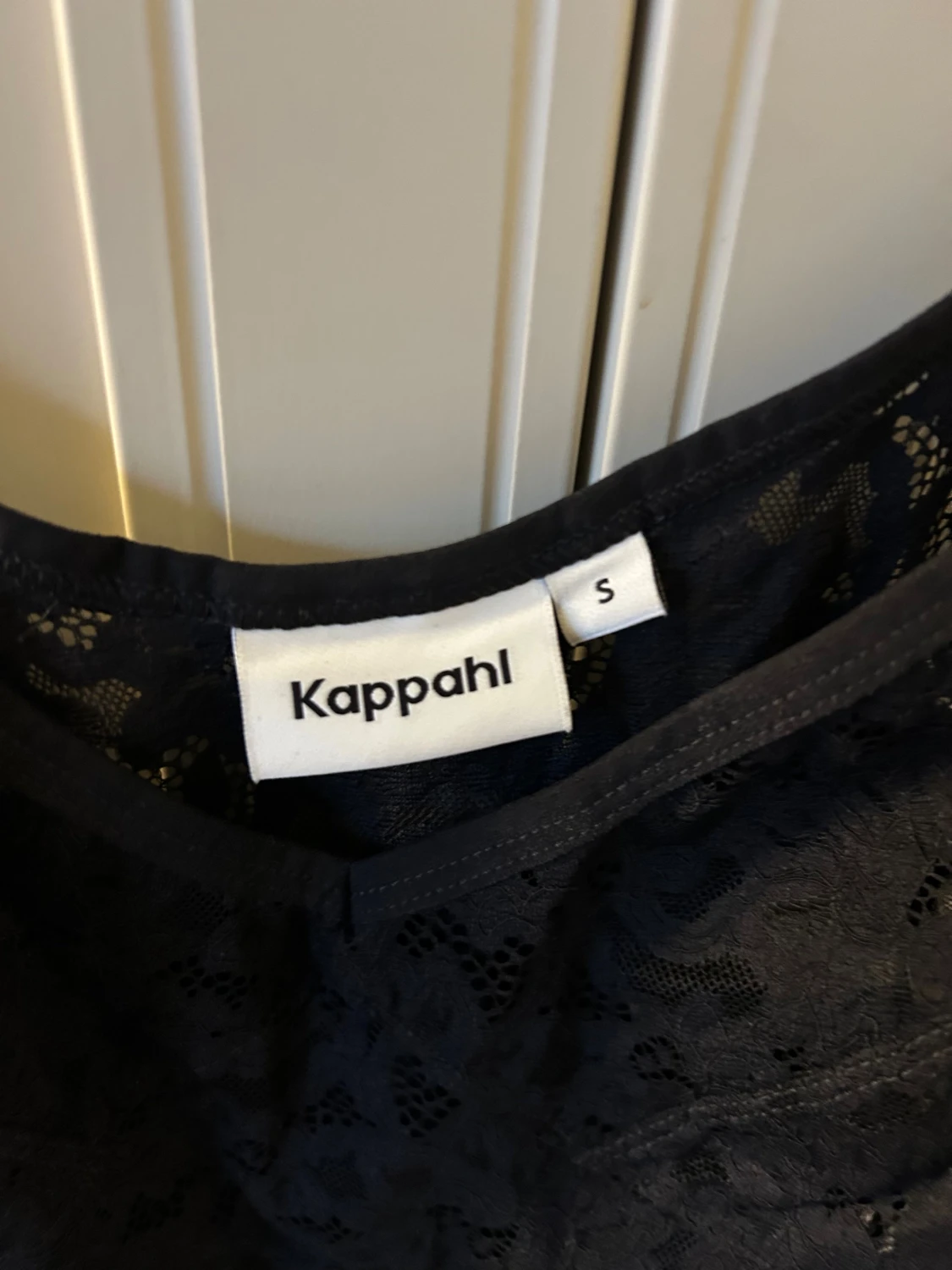 Svart spetsig linne - 1