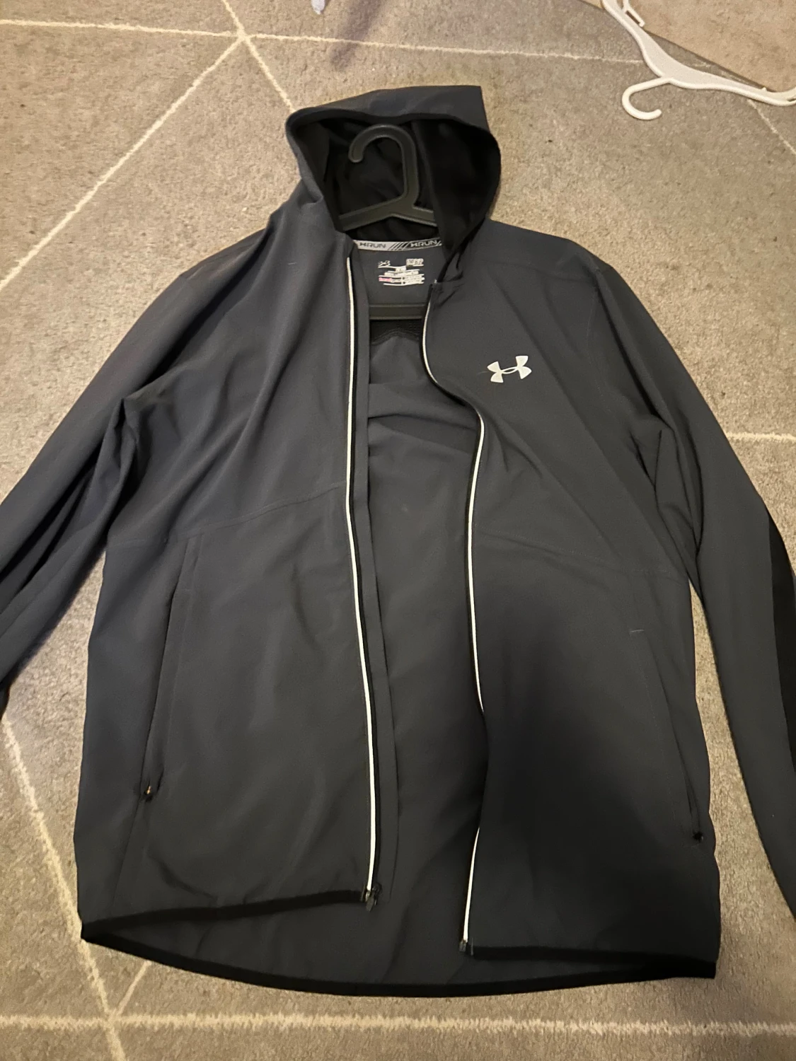 Svart vindjacka Under Armour RUN