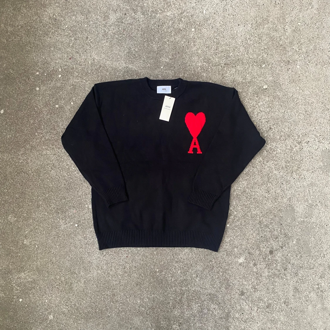 Svart stickad tröja från Ami