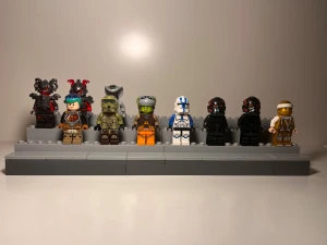 Lego star wars/ninjago minifigurer - a, jag säljer ett par lego minifigurer. Här är pris som gäller:  Sabine wren sw0616: 90kr 41st elite corps clone trooper sw1002: 70kr Hera syndulla sw0576: 150kr 501st clone trooper sw0445: 70kr Inferno squad agent sw0987: 80kr Inferno squad agent sw0986: 85kr Golden dragon master njo0450: 65kr Vermin njo0296: 35kr Rivett njo0276: 30kr Rattla njo0033: 20kr Det går bra att köpa flera och då kan vi diskutera pris :) Det går bra att frakta eller hämta dem i hyllinge.