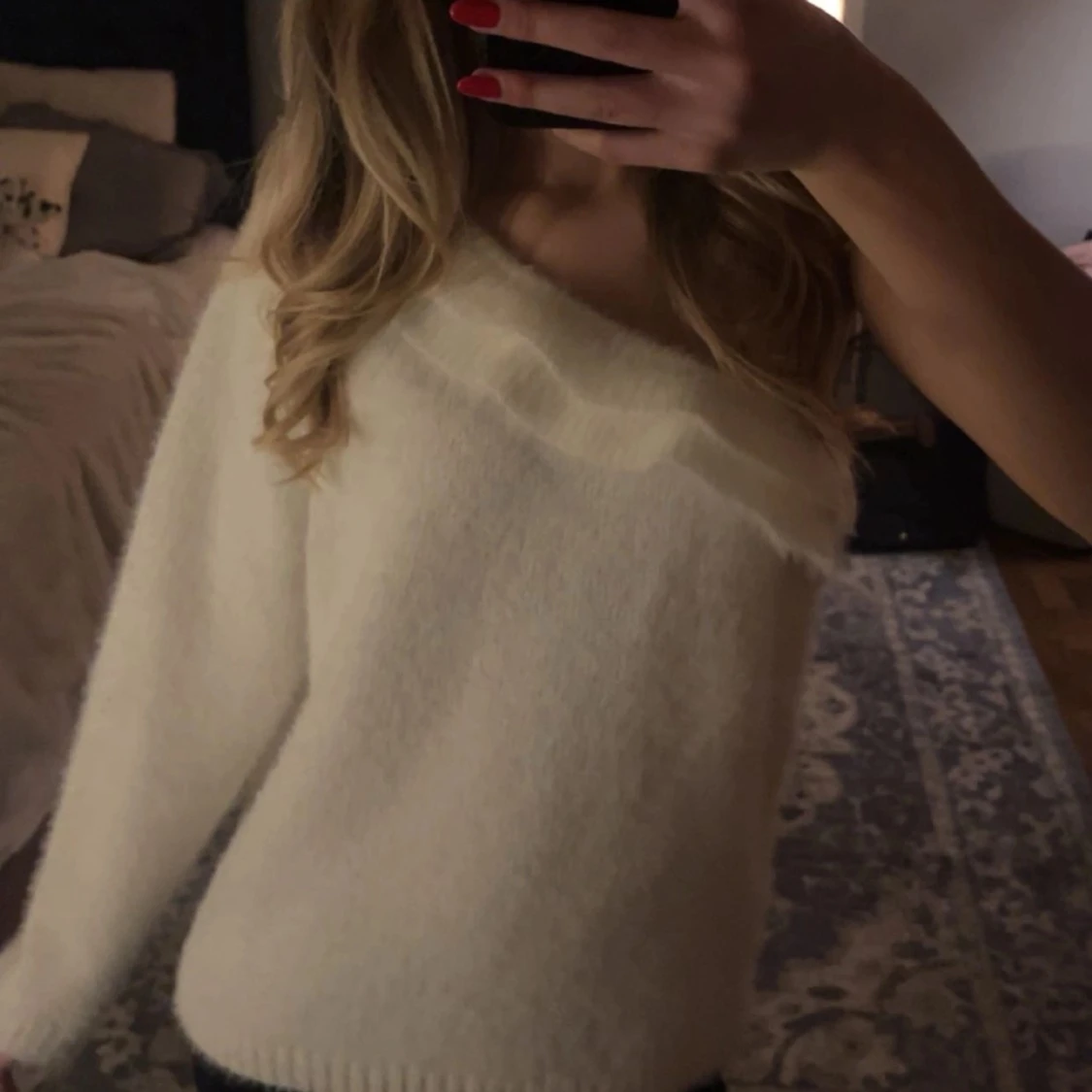 Off-shoulder tröja - 90