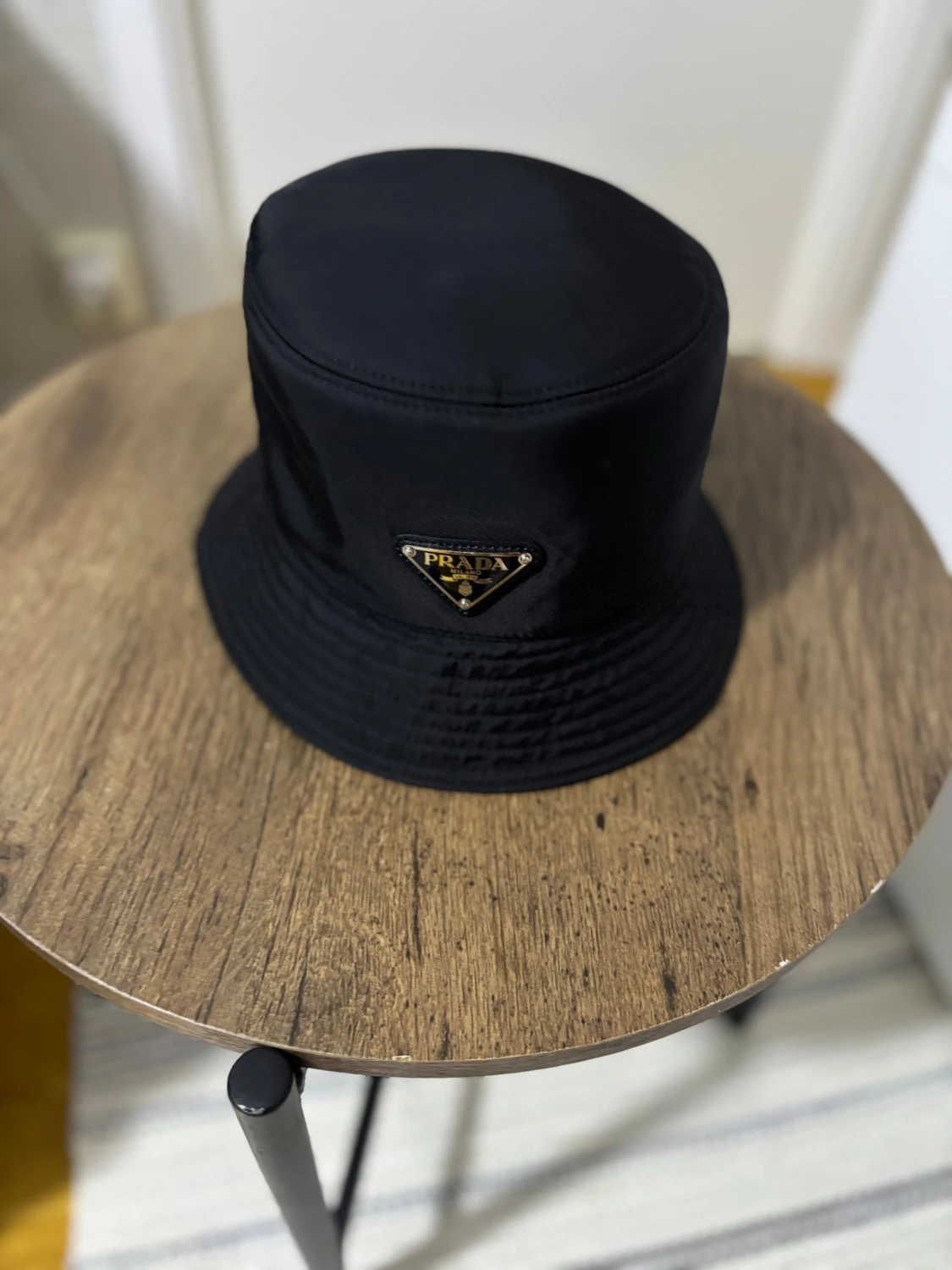 Svart bucket hat från Prada - 1