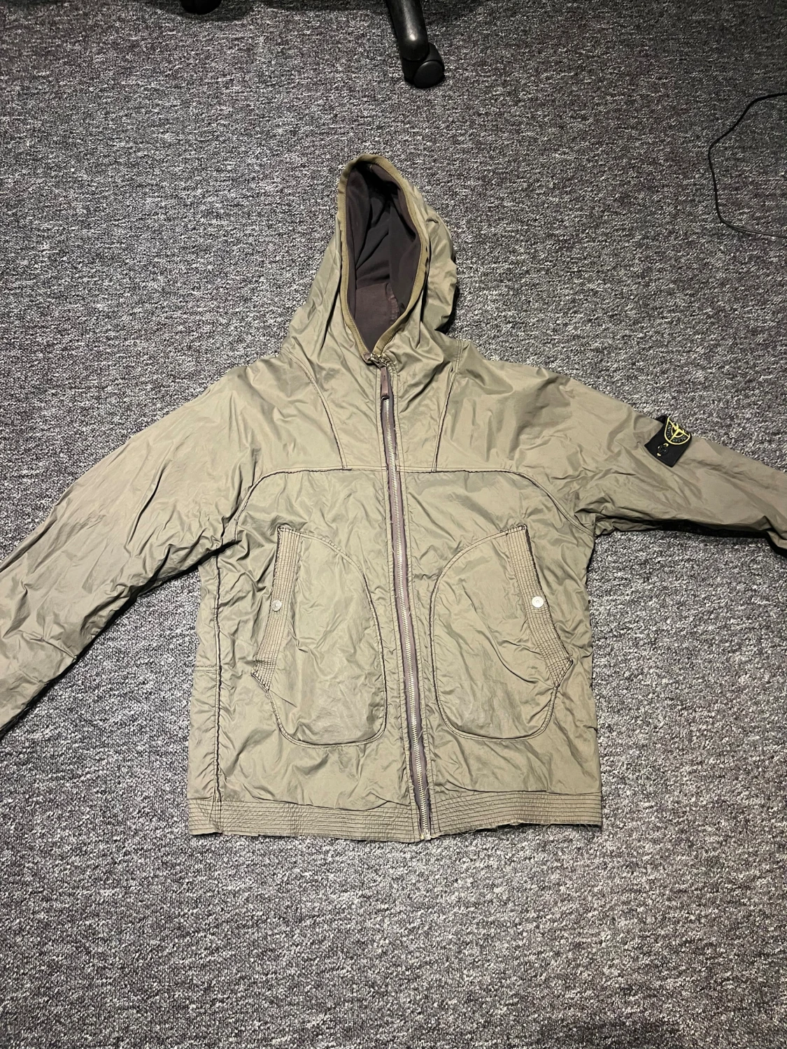 Stone Island grön vindjacka med huva - 1