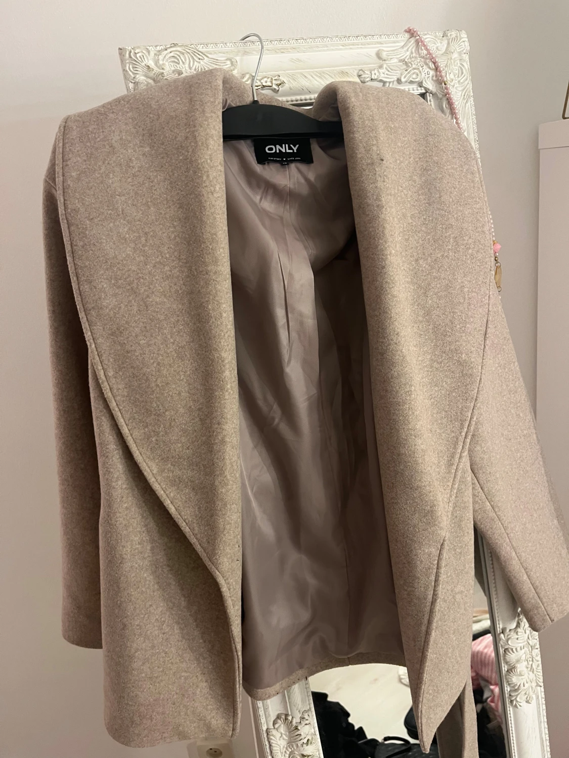 Beige omlott kappa från ONLY - 2