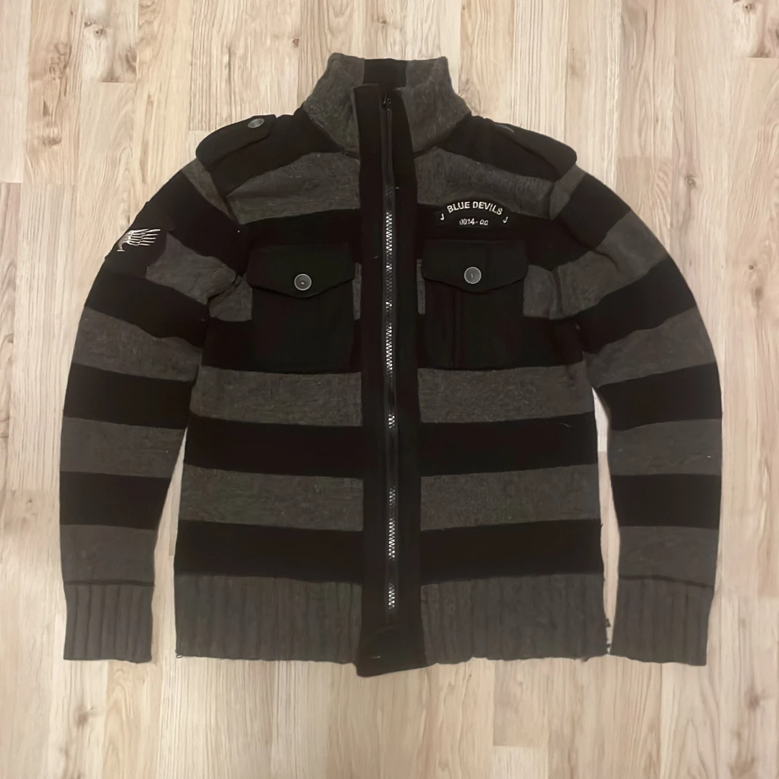 Grå stickad cardigan - 3