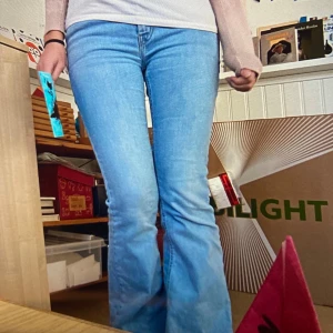 Ljusblå ltb jeans - Jätte fina ljusblå ltb jeans som knappt är använda i storlek w28 L34.💗