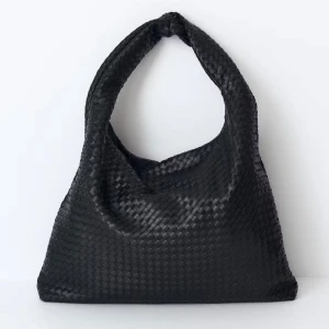 Braided bag från Gina Tricot - I fint skick