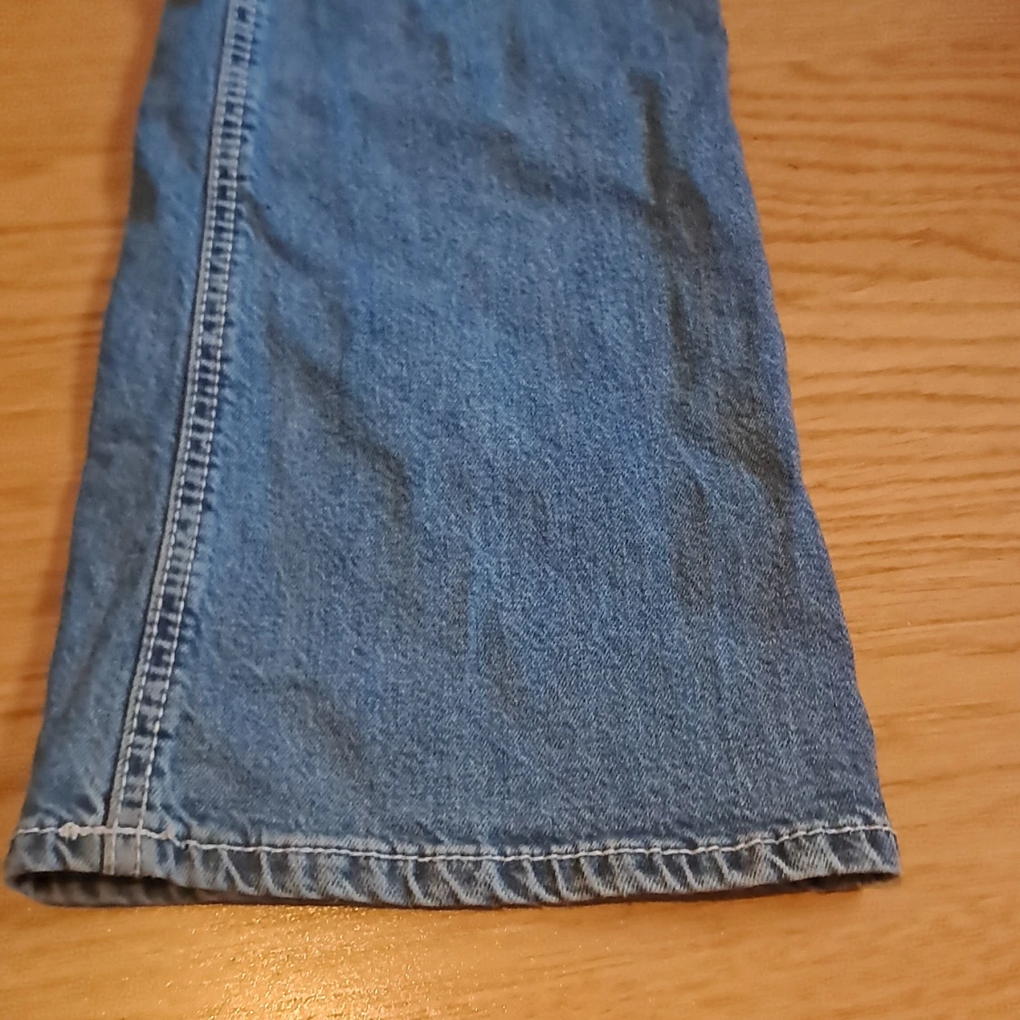 Low waist bootcuteans från Lindex