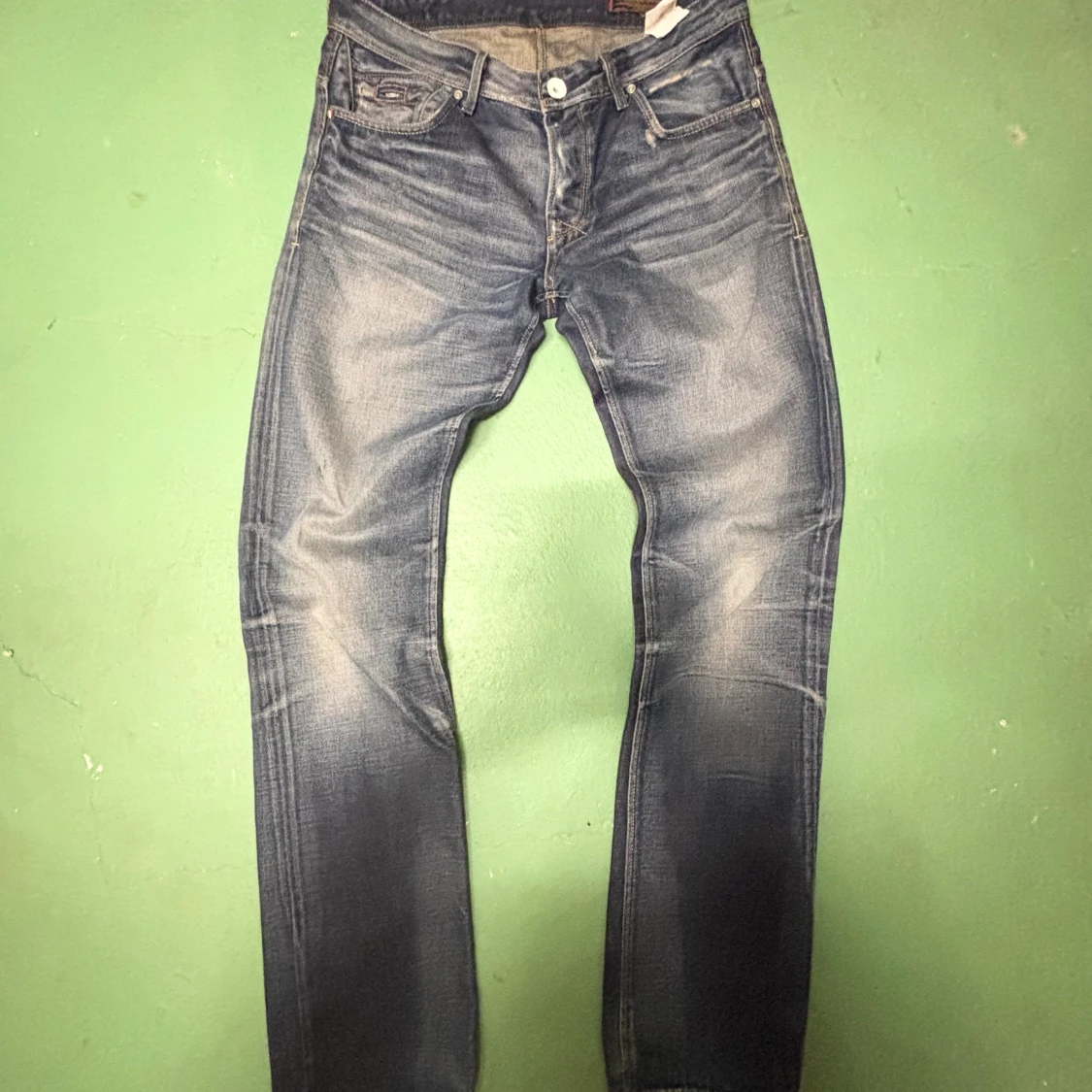 Blå selvedge jeans med otroligt fet wash