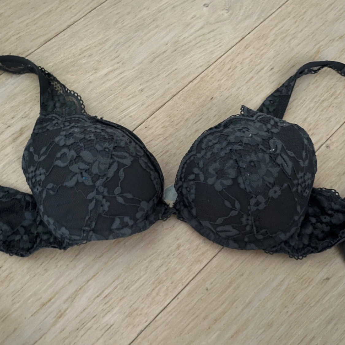 Mörkgrå bh från Lindex