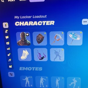 Fortnite konto black knight og - Jag säljer ett OG Fortnite-konto med Black Knight. Hela Säsong 2 Battle Pass. Jag har hela Säsong 2, 3, 4, 5, 6, och 7, 8 och halva säsong 9 battle pass.Battle Pass  Och lite av Säsong 9. Jag har alla vinnar på paraplyen säsong 1-9 med one shot. Jag har The Floss, The Worm, Take the L. Jag har Ride the Pony, Wiggle. Jag har AC-DC, Black Shield. Om ni inte tror på mig så kan ni adda mig och spela med mig och så kan vi snacka om ni vill köpa. Jag har tröttnat på fortnite,det är därför jag säljer.