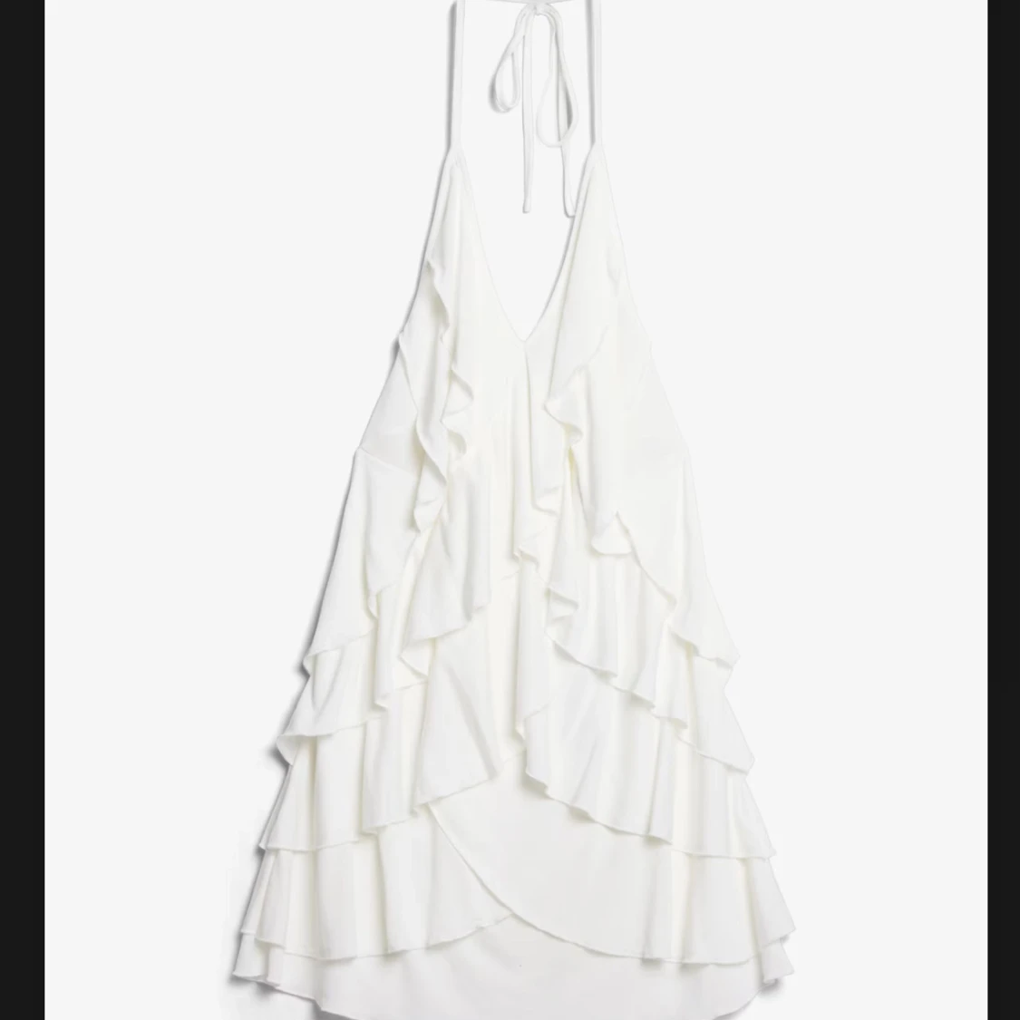 Vit klänning med öppen rygg från Bikbok - 2