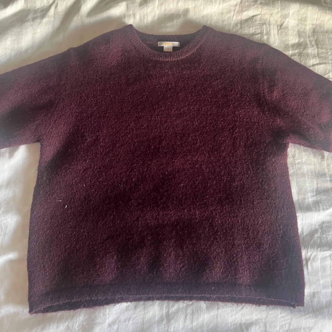 Vinröd stickad tröja med kort ärm - 1