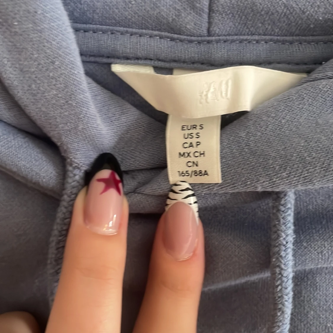 Ljusblå hoodie från H&M  - 2