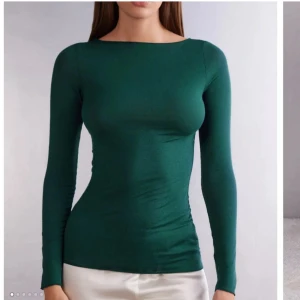 Intimissimi kashmirtröja  - En intimissimi tröja som inte kommit till så mycket användning men har några tecken som man kan se på sista bilden 🥰💗ordinarie pris är 449 kr