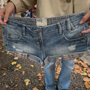 Lågmidjade shorts - Söta