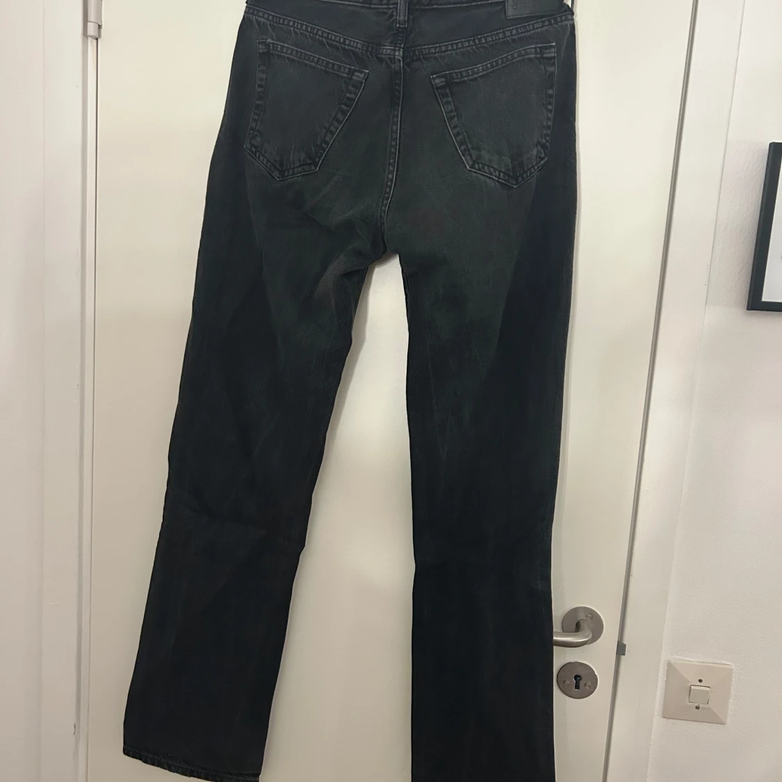 Svarta straight jeans från carlings - 1