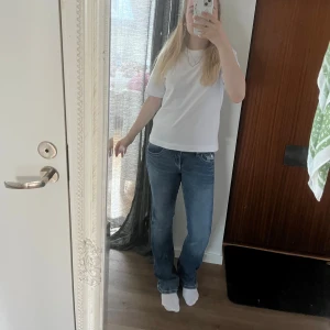 Jeans  - Snygga jeans ifrån Gina. Knappt använda, säljer endast för att de är för små
