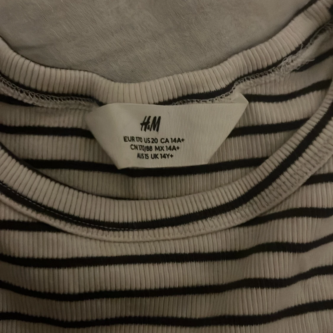 Randig ribbad topp från H&M - 2