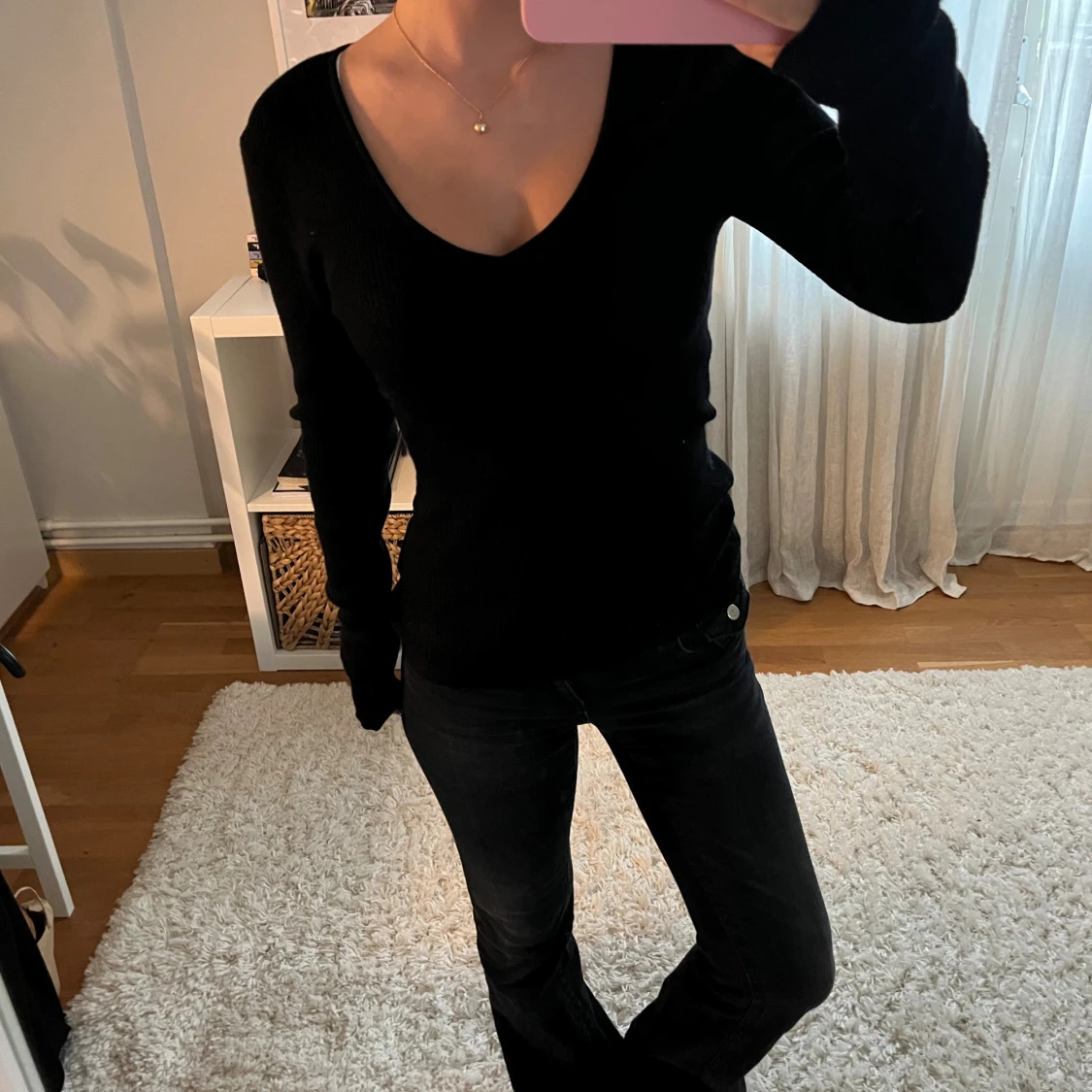 Svart ribbad långärmad tröja - 1