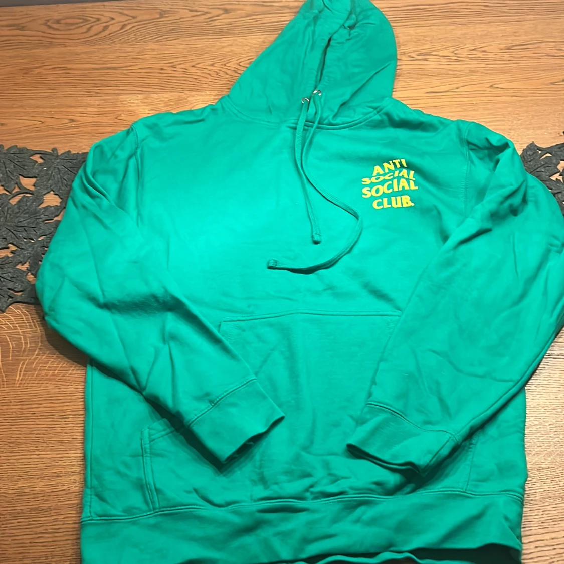 Grön hoodie från Anti Social Social Club