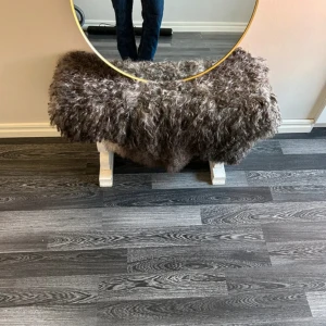 Mörkblå raka jeans - Säljer ett par klassiska mörkblå jeans med rak passform. Jeansen har normal midja Perfekta för dig som gillar sköna oc snygga jeans.